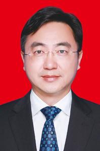 袁泉
重庆医药（集团）股份有限公司总裁、党委副书记