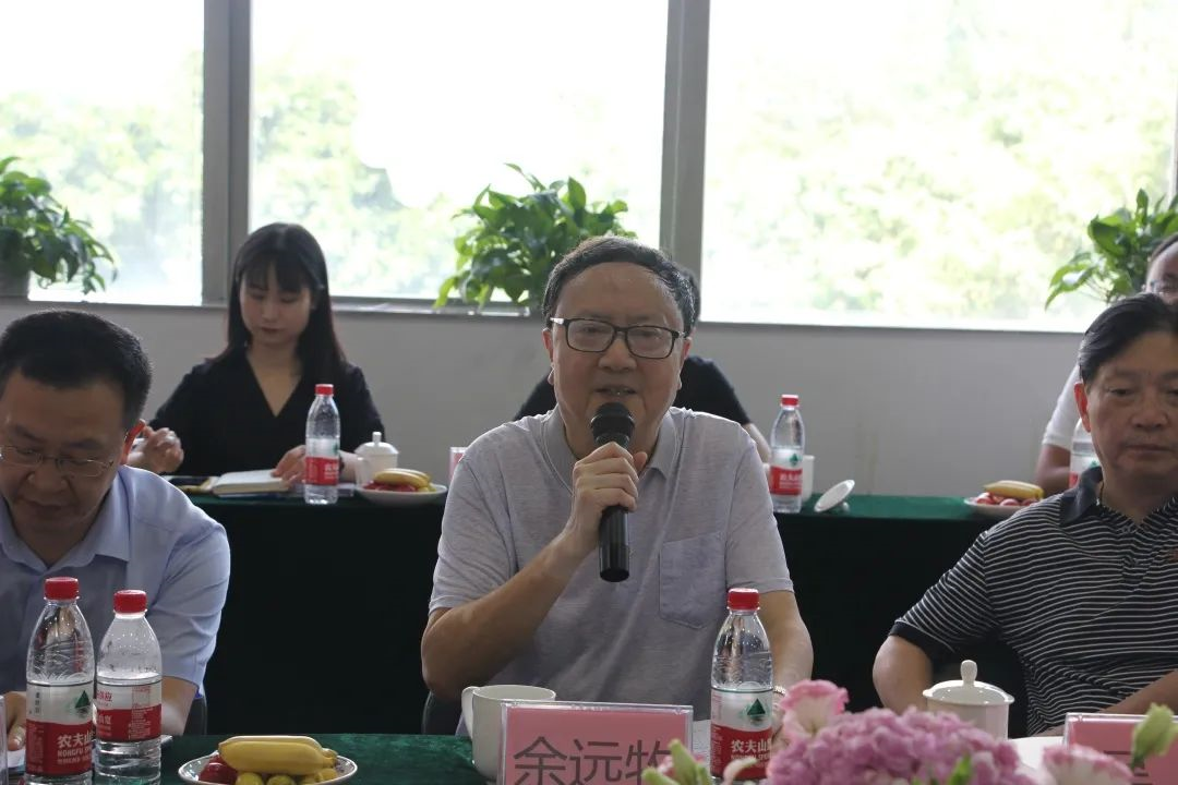 余远牧会长一行赴重庆海润绿色科技集团调研,组织会员企业家对接交流